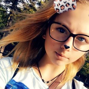 Meet your Posher, Evelyn